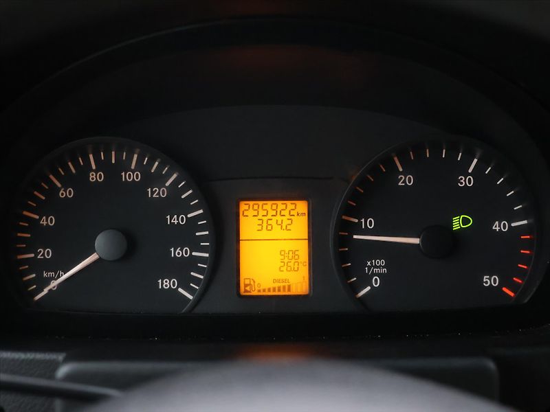 Mercedes-Benz Sprinter 2,1 210 CDI 70kW CZ - fotka 17 z 32