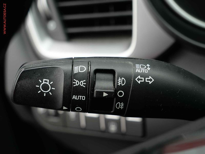 Kia Ceed (2024) 1.5 TGDi, 1.maj,ČR, AC - fotka 14 z 25