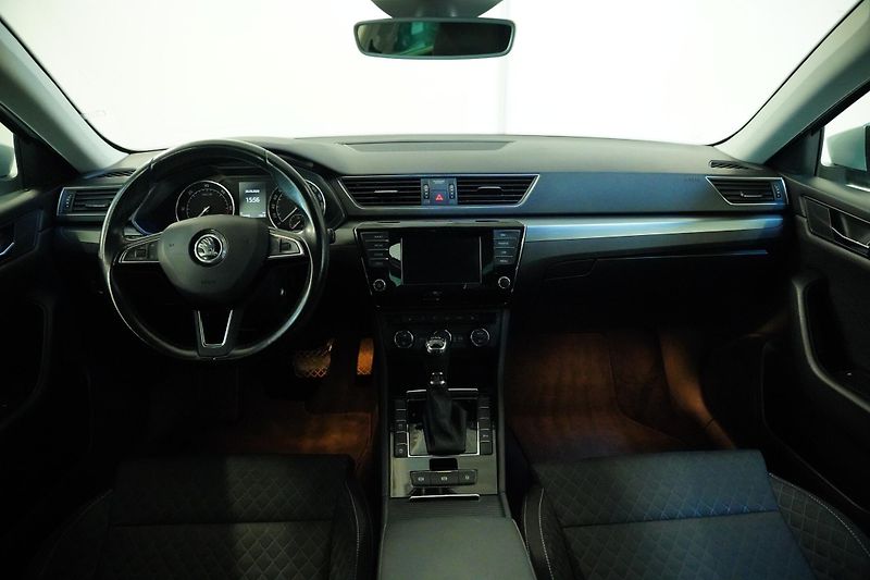 Škoda Superb - fotka 5 z 26