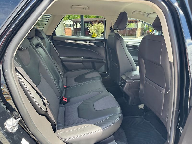 Ford Mondeo (2018) Titanium 2.0 TDCi 110kW - fotka 27 z 35