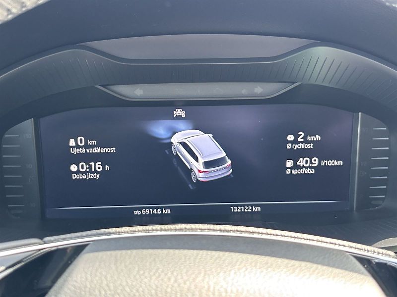 Škoda Karoq (2022) 2.0 TDI Style + - fotka 6 z 32