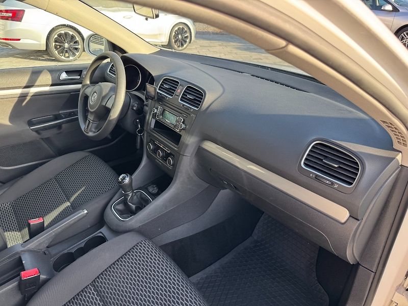 Volkswagen Golf (2013) Comfortline 1.2 TSI 77kW - fotka 26 z 40