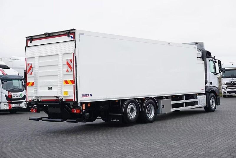Mercedes-Benz Actros (2019) 2553 6x2 chlaďák + HČ EURO 6 - fotka 5 z 19