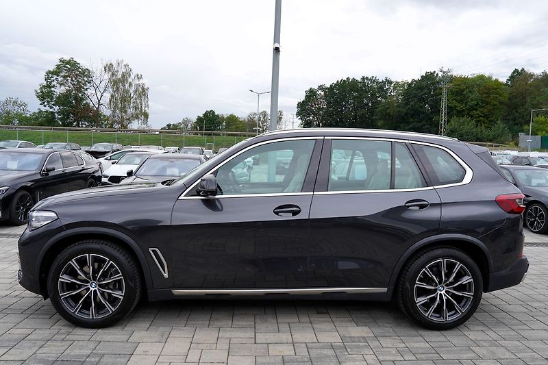BMW X5 40i xDrive/340 PS/tažné/panora - fotka 3 z 47