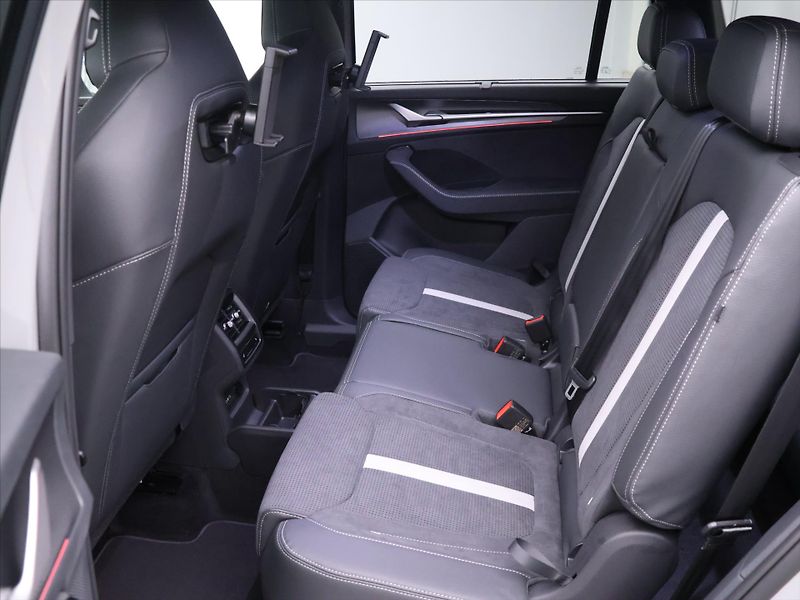 Škoda Kodiaq 2,0 TDI DSG 4x4 Sportline 7-Mí - fotka 19 z 42