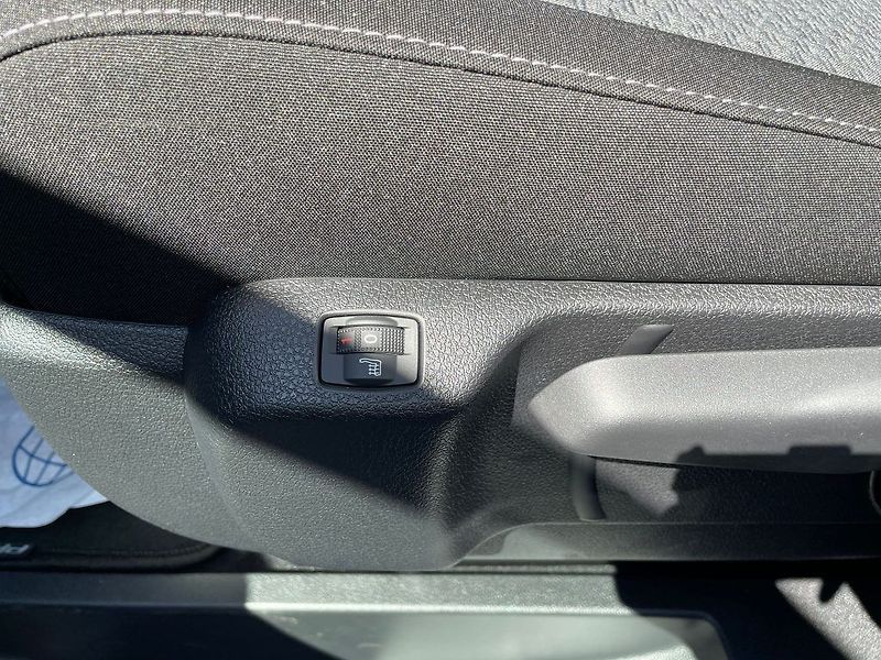 Toyota ProAce Verso 2.0L 8AT Family 8 - fotka 16 z 24