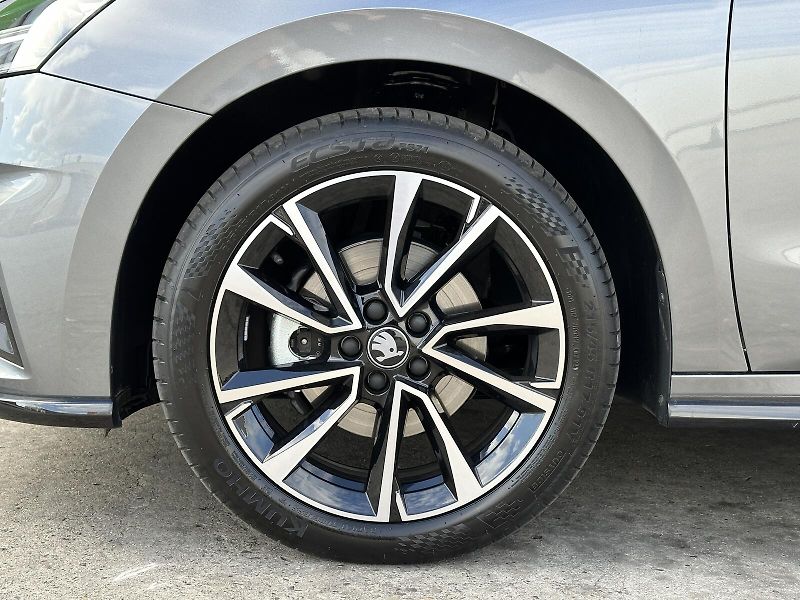 Škoda Fabia 1.0TSi Monte Carlo 116PS Bi-LE - fotka 12 z 42