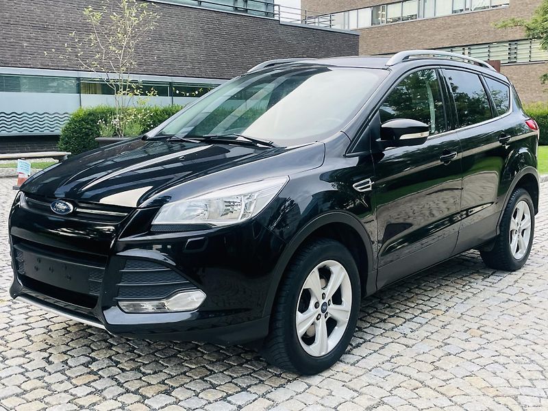 Ford Kuga 2.0TDCi 4x4 MAN TAŽNÉ VÝHŘEV - fotka 5 z 44