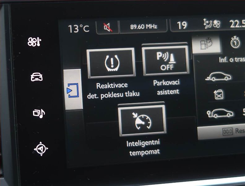 Peugeot 308 (2015) 2.0 HDI, Automat, Navi - fotka 21 z 23