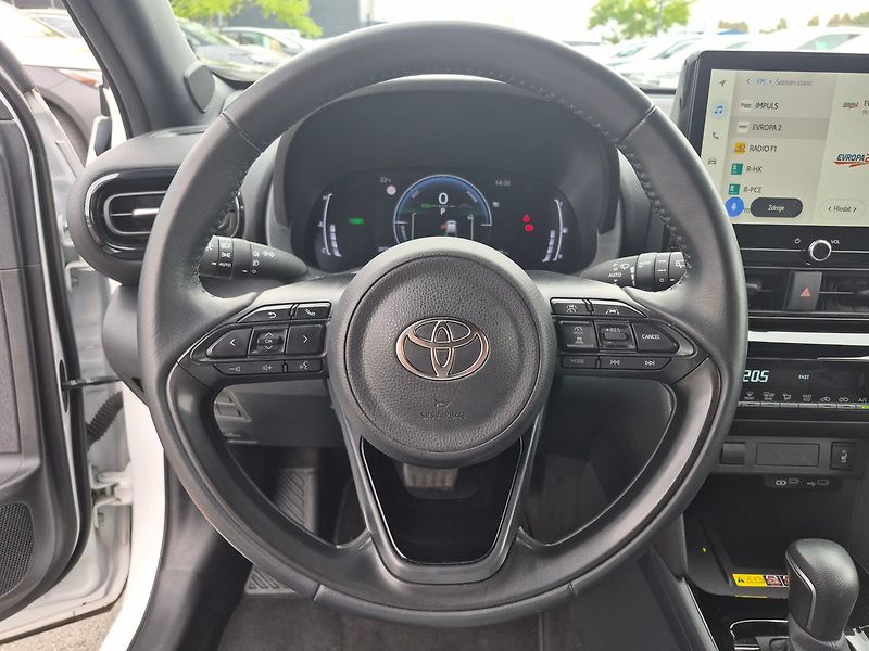 Toyota Yaris Cross 1,5 HEV FWD Style - fotka 8 z 18