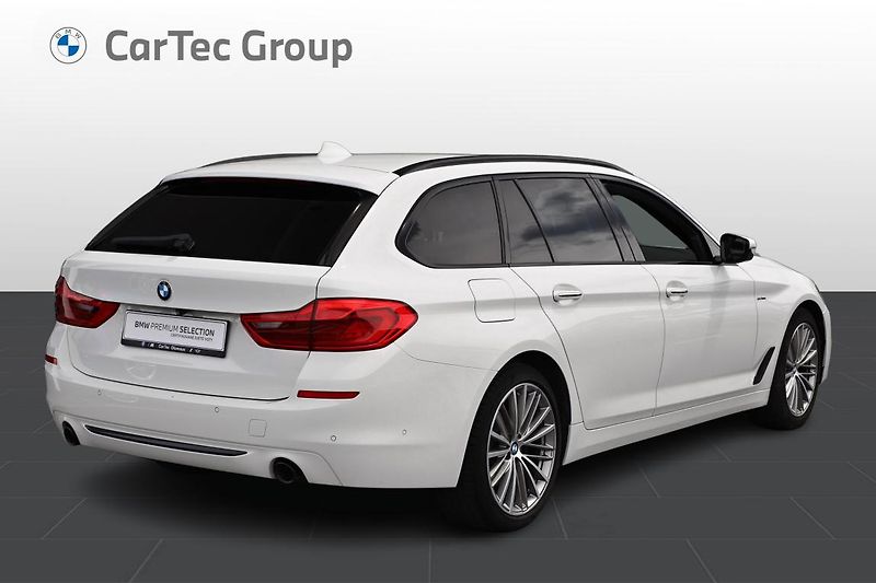 BMW Řada 5 520d xDrive Touring - fotka 5 z 14