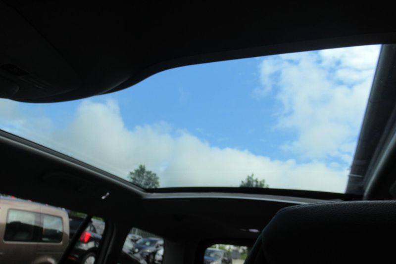 Citroën C4 Picasso 2.0 HDi AT PANORAMA NAVIGACE - fotka 28 z 32