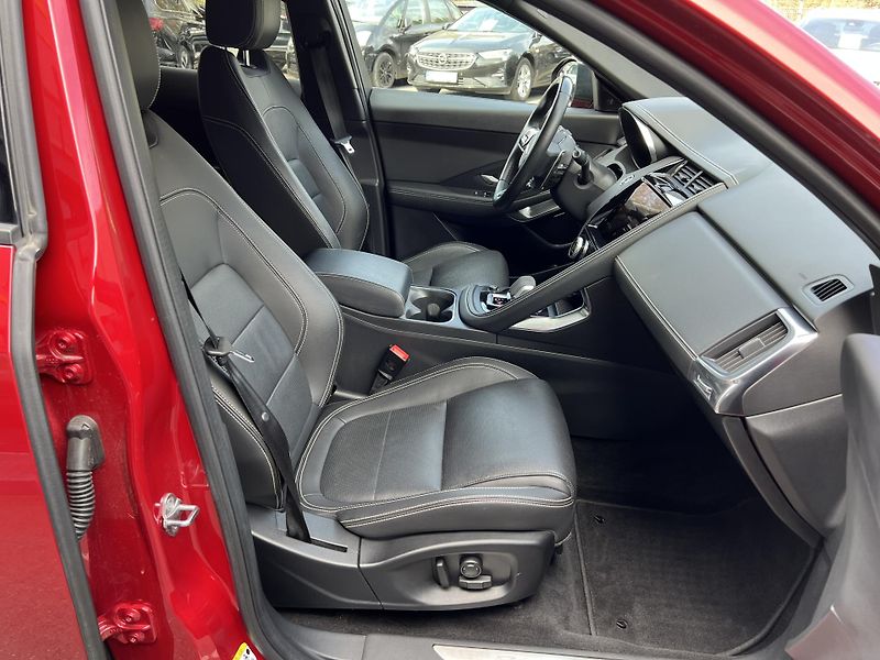 Jaguar E-Pace 2.0 D165 AWD R-DYNAMIC ZÁRUKA - fotka 12 z 22