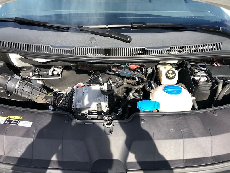 Volkswagen Multivan 6.1 2.0 TDi BULLI - fotka 29 z 29