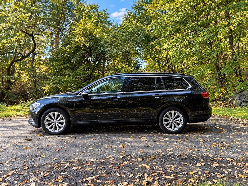 Volkswagen Passat 2,0 TDI 110kW Comfortline Navi - fotka 4 z 41