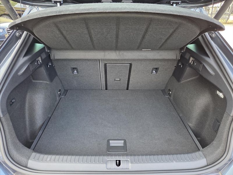 Cupra Formentor 2,0 TSi DSG 4x4 Matrix Tažné Z - fotka 12 z 25