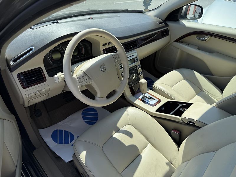 Volvo S80 2.4 D5 136 KW ALU. - fotka 8 z 12