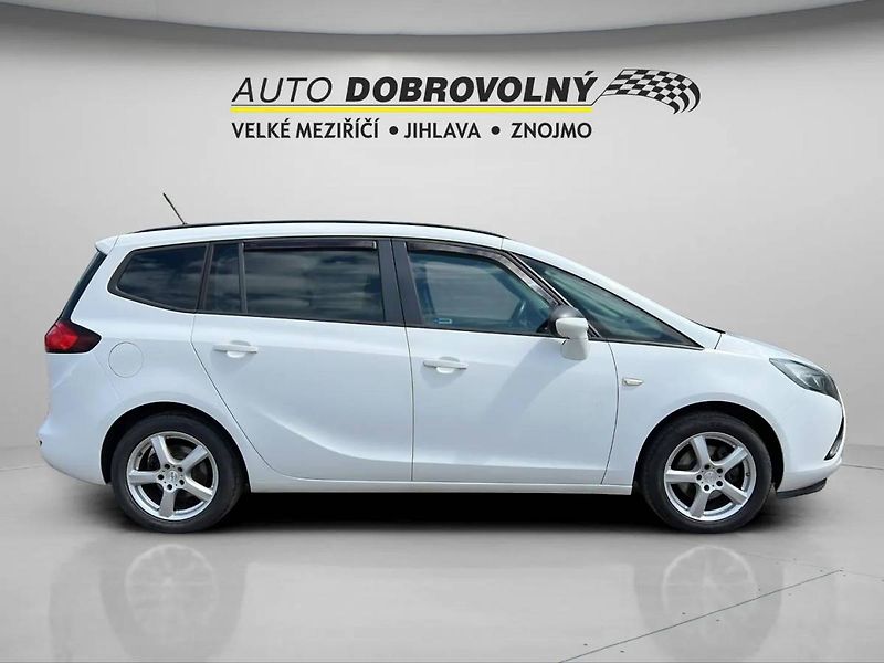 Opel Zafira Tourer 1.4 Turbo MT6 (103kW)/0 - fotka 10 z 41