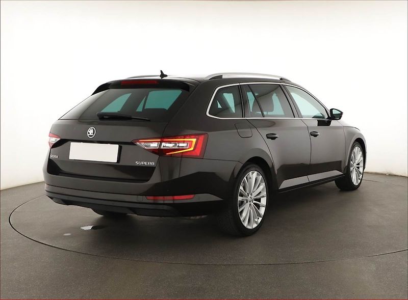 Škoda Superb (2018) 1.5 TSI, Automat, Kůže, Navi - fotka 5 z 20