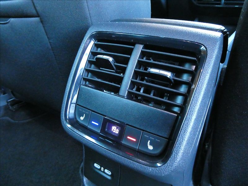 Škoda Octavia 1,5 TSi 110kW DSG 1.majitel - fotka 35 z 51
