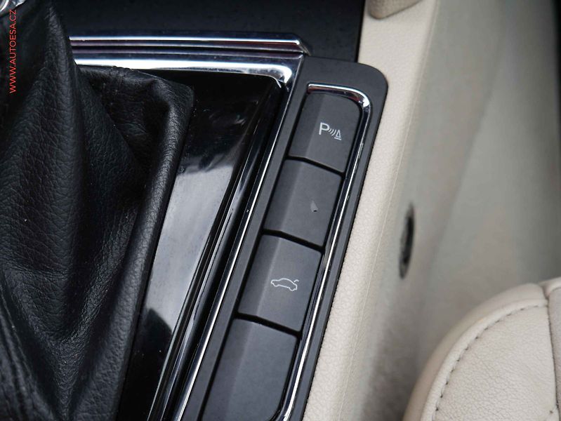 Škoda Superb (2010) 3.6 FSi 4x4, ČR, Exclusive - fotka 20 z 21