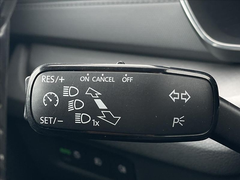 Škoda Octavia 2,0 TDI Combi Ambition Plus - fotka 15 z 22