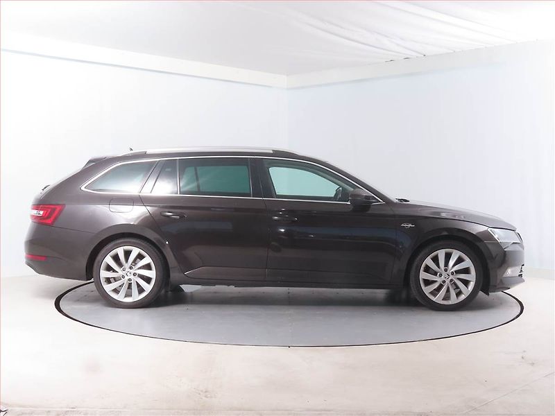 Škoda Superb (2016) Laurin&Klement 2.0 TDI, 4X4 - fotka 6 z 26