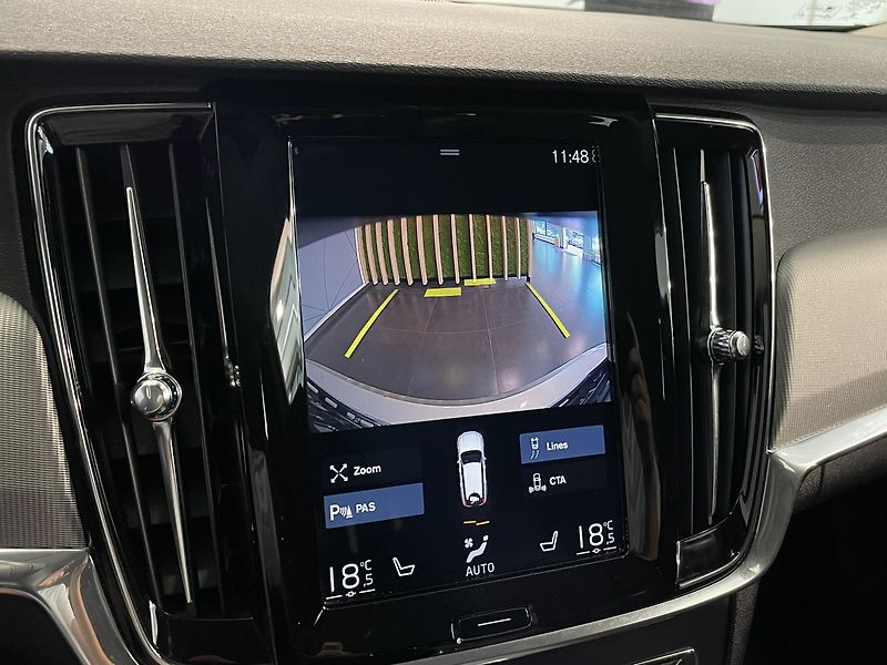 Volvo V90 D5 Cross Country  173 kW AWD - fotka 16 z 17