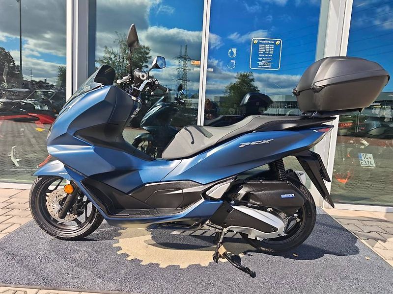 Honda PCX 125 (2023) najeto 1.865 Km - fotka 7 z 17