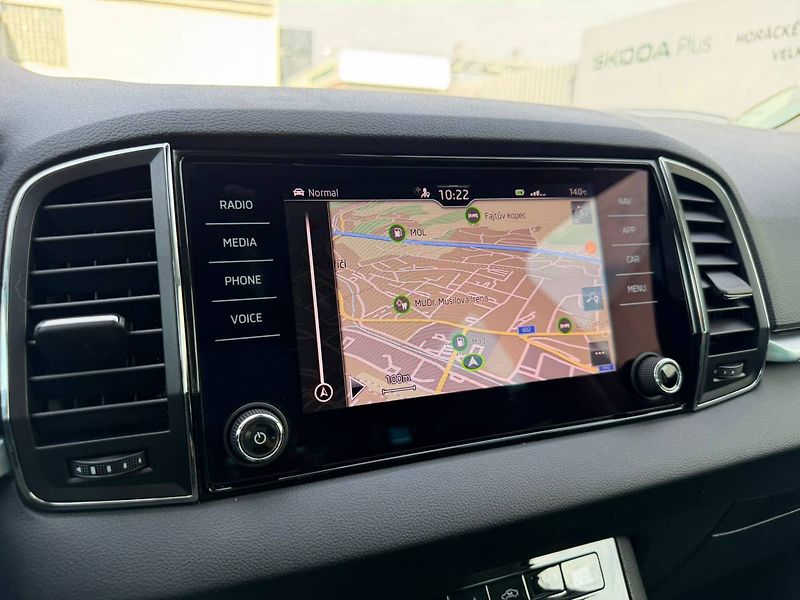 Škoda Karoq Style Plus 1,5 TSI 110kW 7° DS - fotka 20 z 38