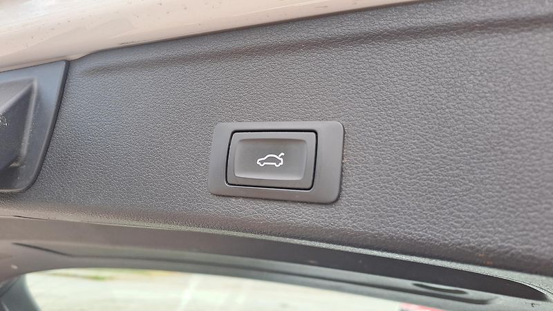 Audi A4 30 TDi S tronic Business line  - fotka 14 z 33
