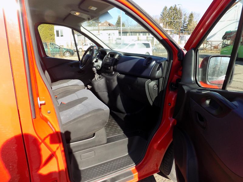 Opel Vivaro (2016) 1,6 88KW KLIMA - fotka 33 z 45
