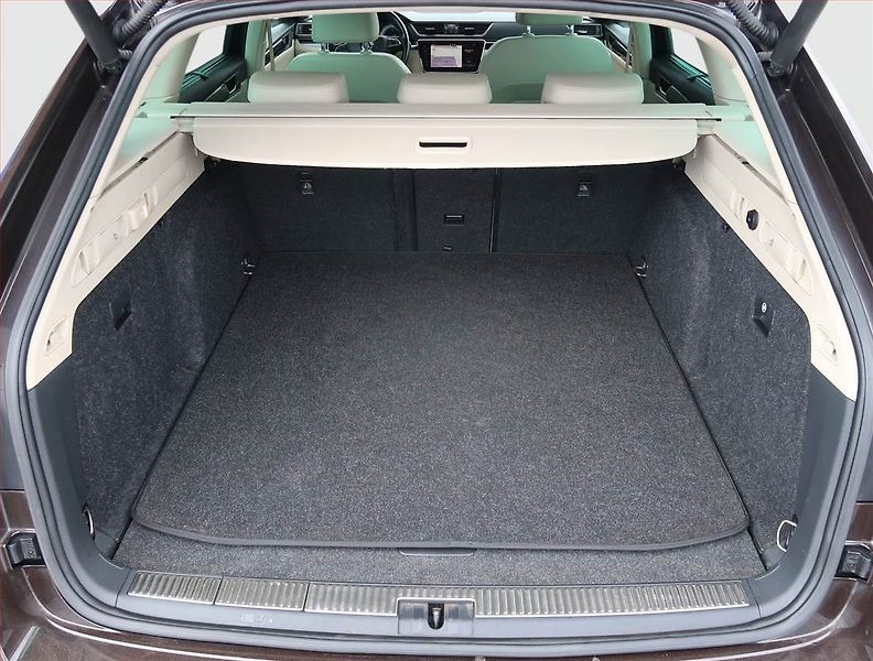 Škoda Superb (2017) Laurin&Klement 2.0 TSI, 4X4 - fotka 14 z 27