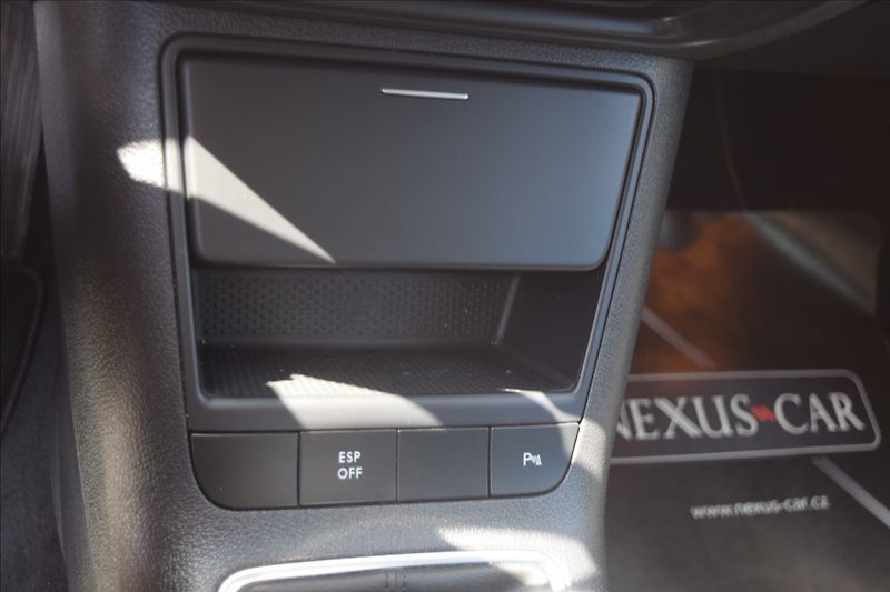 Volkswagen Golf Plus 1,4 i 59KW VÝHŘEV NAVI ALU - fotka 41 z 46