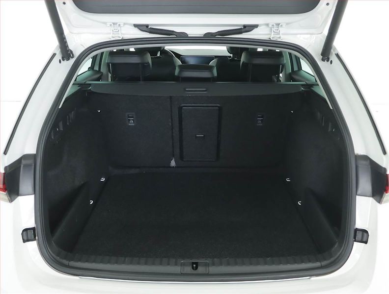 Škoda Octavia (2024) 2.0 TDI - fotka 14 z 16
