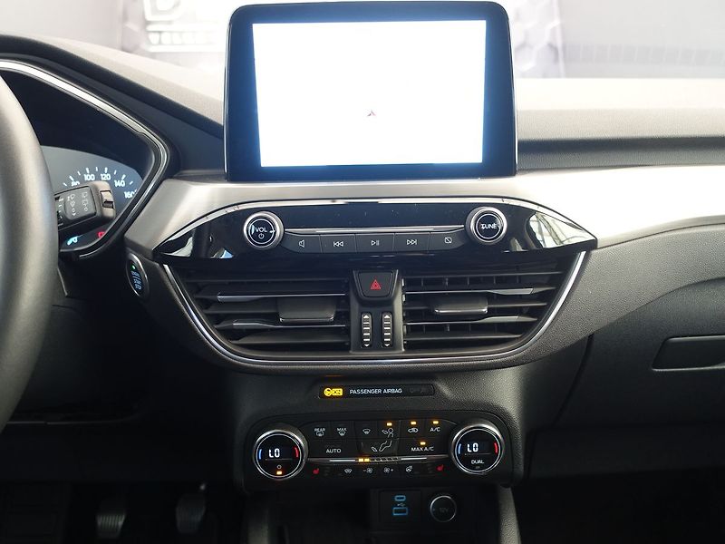 Ford Kuga 110 kw, Titanium, manuál - fotka 17 z 37