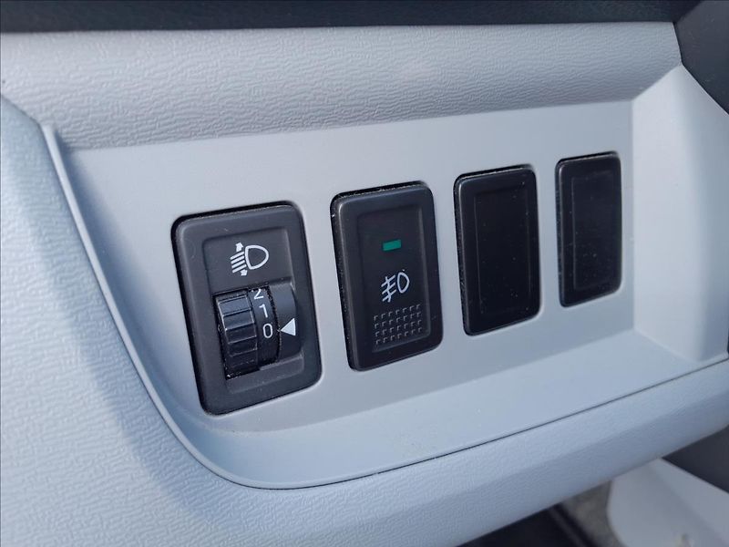 Nissan Pixo 1,0i 50kW - fotka 35 z 41