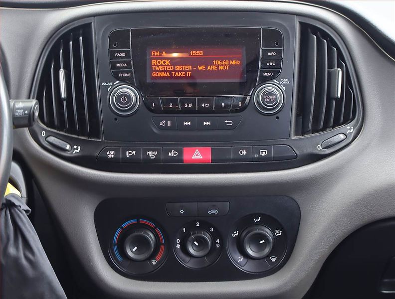 Fiat Dobló (2019) 1.4 T-Jet, 7Míst, SR, DPH - fotka 12 z 17