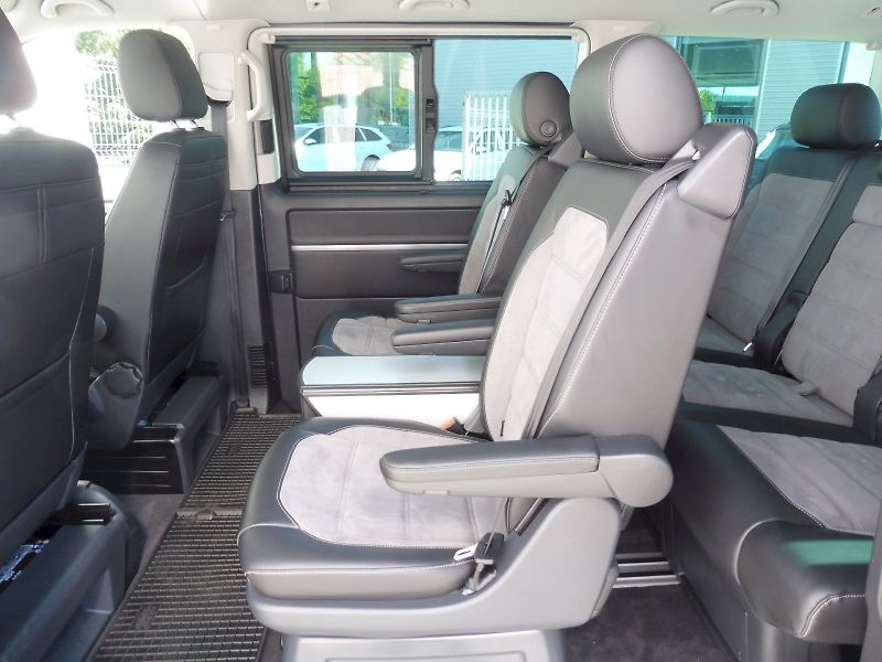 Volkswagen Multivan (2021) Highline 2,0 TDI 150kW DSG 4MO - fotka 20 z 30