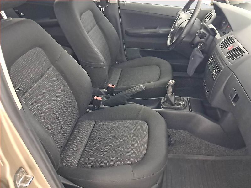 Škoda Fabia (2005) Comfort 1.2 12V, po STK, Klima - fotka 9 z 17