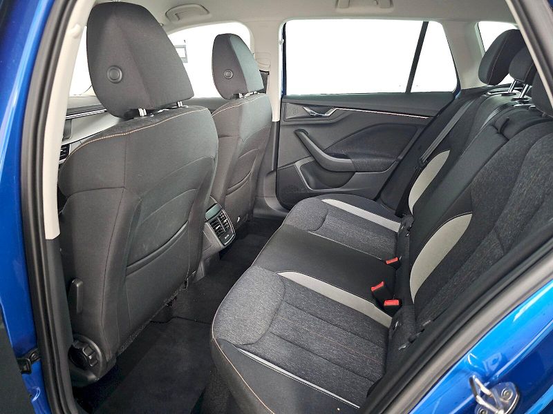 Škoda Kamiq (2022) 1.0TSI 81kW DSG STYLE - fotka 7 z 30