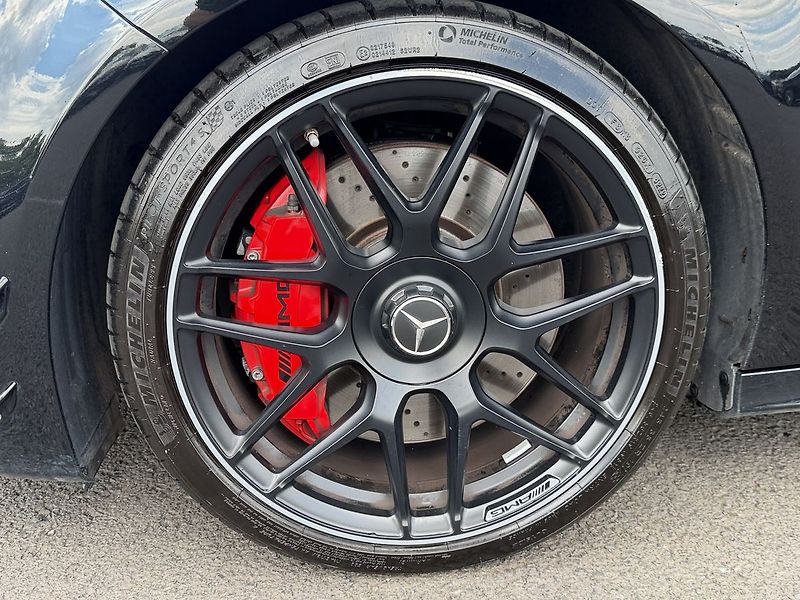 Mercedes-Benz Třídy A 45 AMG - fotka 28 z 40