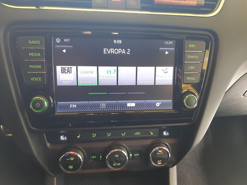 Škoda Octavia 2.0 TDI RS COMBI NAVI - fotka 11 z 29