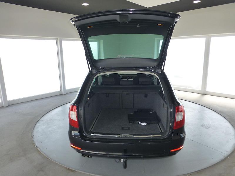 Škoda Superb (2013) 2,0TDI*VYHŘ.S*PARK.S**NAVIGACE - fotka 26 z 28