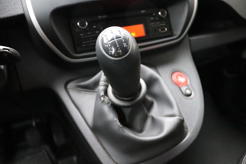 Renault Kangoo 1.5DCI 55kW ČR DPH - fotka 28 z 40