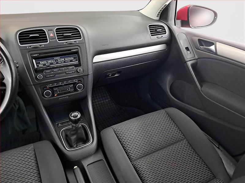Volkswagen Golf (2011) 1.6 TDI, Tempomat - fotka 8 z 16