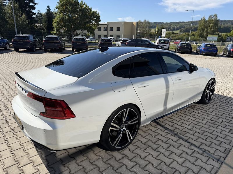 Volvo S90 (2020) 228kW T6 AWD R-DESIGN HUD K360 - fotka 9 z 47