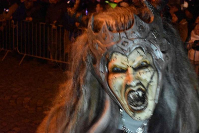 Krampusové a ďábelská vozidla