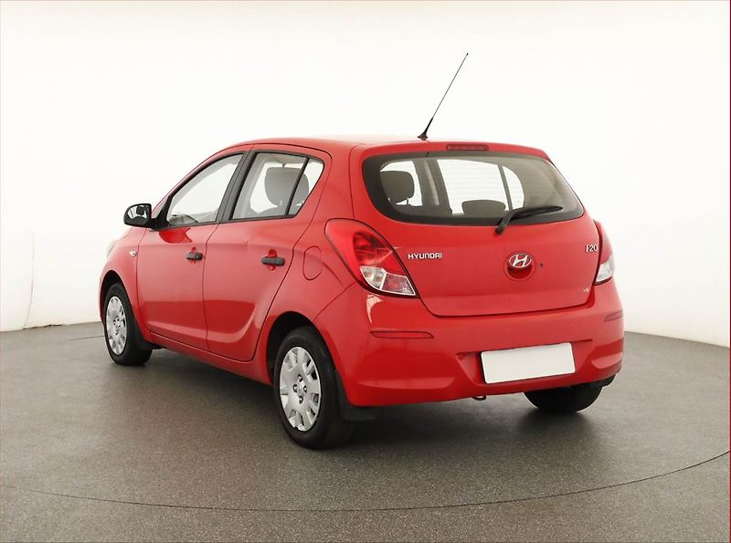 Hyundai i20 (2013) 1.2, nová STK, za skvělou cenu - fotka 4 z 11