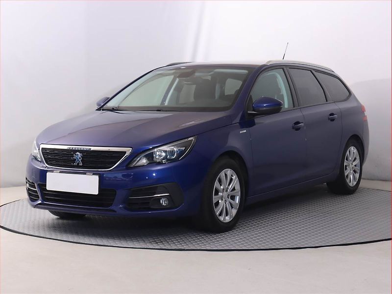 Peugeot 308 (2019) Style 1.2 PureTech, Automat - fotka 2 z 21